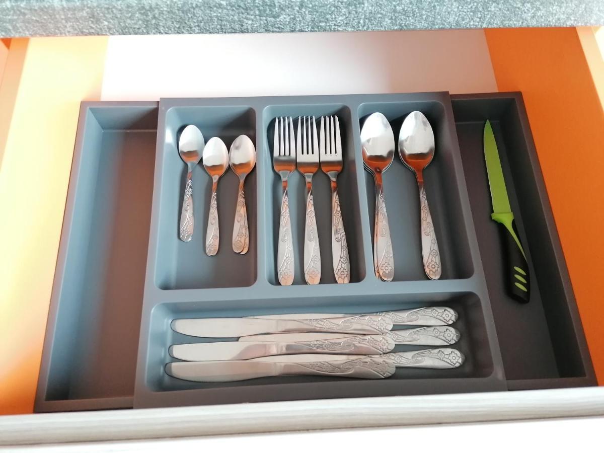 Ama Apartament Cu Terasa 50 Mp & Parcare Braşov Eksteriør bilde