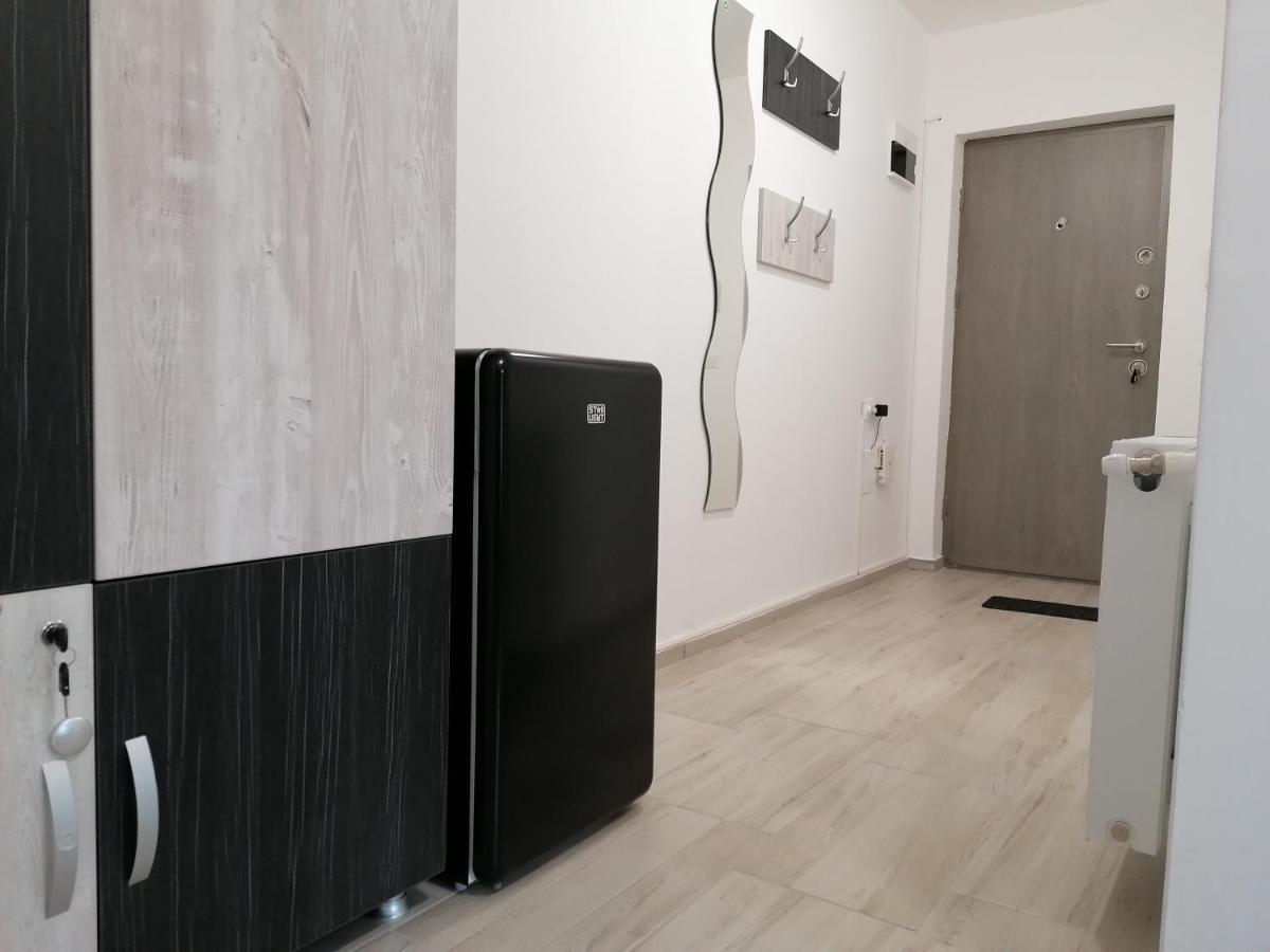 Ama Apartament Cu Terasa 50 Mp & Parcare Braşov Eksteriør bilde