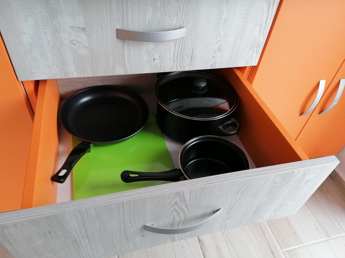 Ama Apartament Cu Terasa 50 Mp & Parcare Braşov Eksteriør bilde