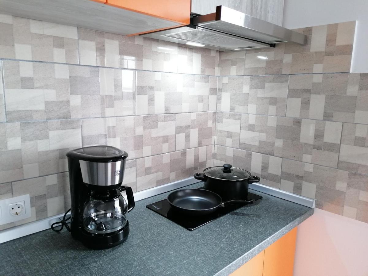 Ama Apartament Cu Terasa 50 Mp & Parcare Braşov Eksteriør bilde