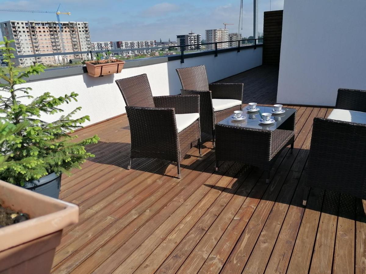 Ama Apartament Cu Terasa 50 Mp & Parcare Braşov Eksteriør bilde