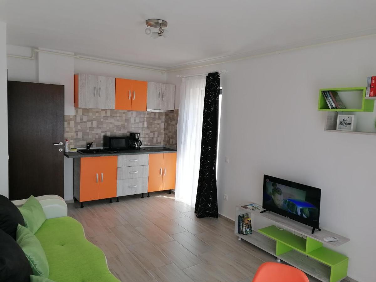 Ama Apartament Cu Terasa 50 Mp & Parcare Braşov Eksteriør bilde