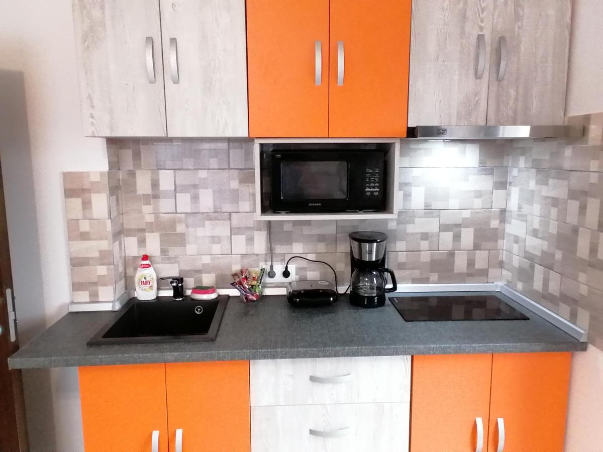 Ama Apartament Cu Terasa 50 Mp & Parcare Braşov Eksteriør bilde